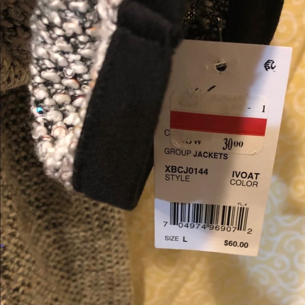 Cardigan - Picture 8 of 9